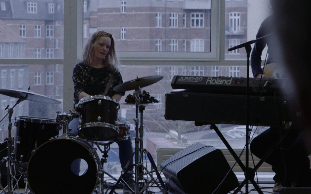 ”Trommeslager” – dokumentar om at finde rytmen i musiklivet